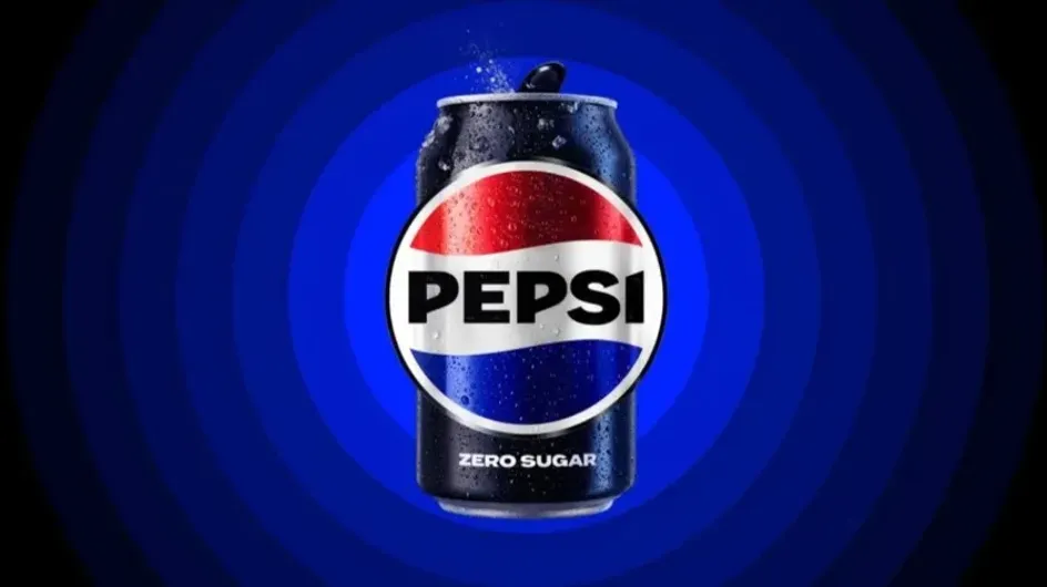 Компания Pepsi впервые за 15 лет представила ребрендинг фирменного логотипа