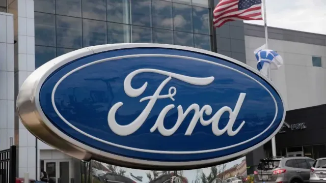 Акции Ford падают из-за значительных потерь в подразделении электромобилей