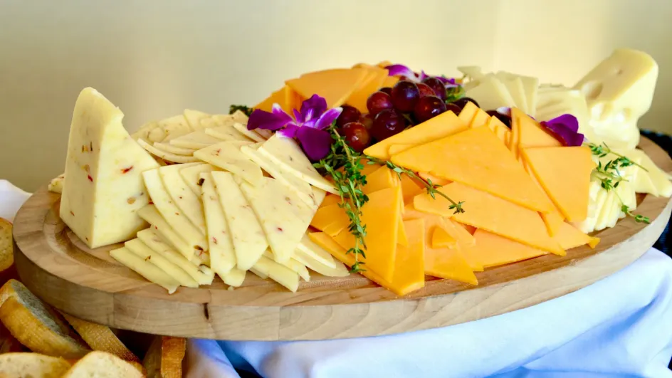Как выбрать самый вкусный сыр: советы эксперта