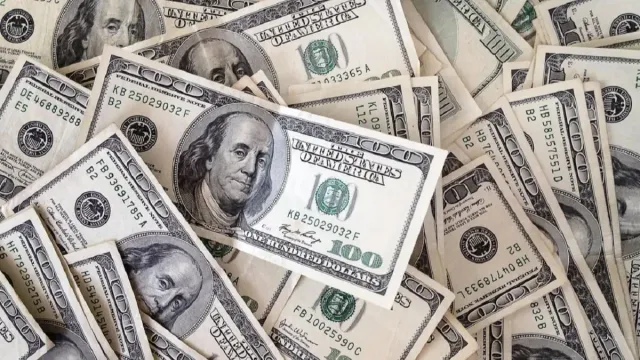 Горячая новость | Россиян предупредили об очередном подорожании доллара
