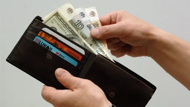 Горячая новость | Россияне стали чаще пользоваться наличными