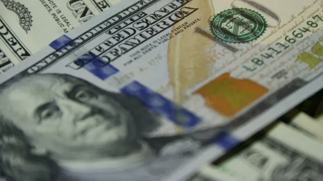 Горячая новость | Доллар опустился ниже 89 рублей впервые за четыре месяца