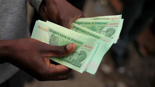 Недостаток финансирования вынуждает правительство Зимбабве вводить новые налоги