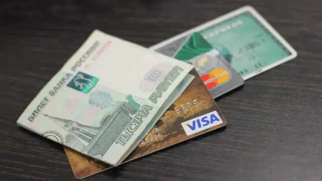 Горячая новость | У россиян станет больше свободных денег на картах