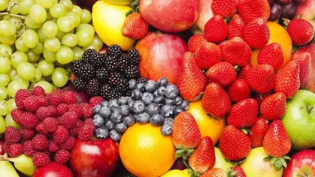 Врач-остеопат Ли рекомендовала есть больше овощей и фруктов, чтобы не уставать на работе
