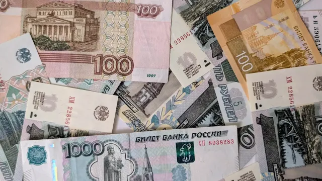 Спрос на наличные в России вырос почти на 40% в июле