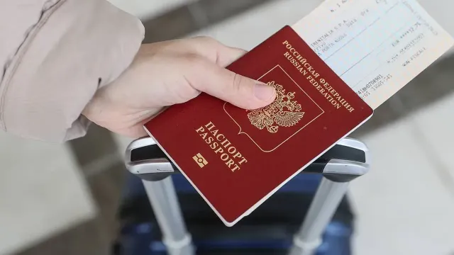 Горячая новость | Депутаты не поддержали налог на выезд россиян за границу