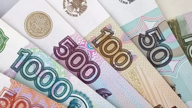 Экономист Разуваев рассказал, могут ли в России поднять МРОТ до 30 тысяч рублей