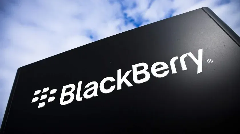 Компания BlackBerry прогнозирует снижение квартальной выручки, акции падают