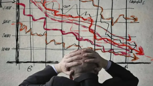 Горячая новость | Экономист оценил масштабы прогнозируемого кризиса в России