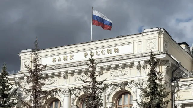 Горячая новость | Россиянам рассказали, когда в стране резко упадет ключевая ставка