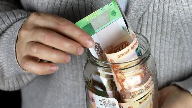 На счетах россиян накопилось более 70 триллионов рублей
