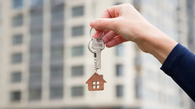 Горячая новость | Россиянам рассказали, стоит ли гасить ипотеку досрочно в 2026 году