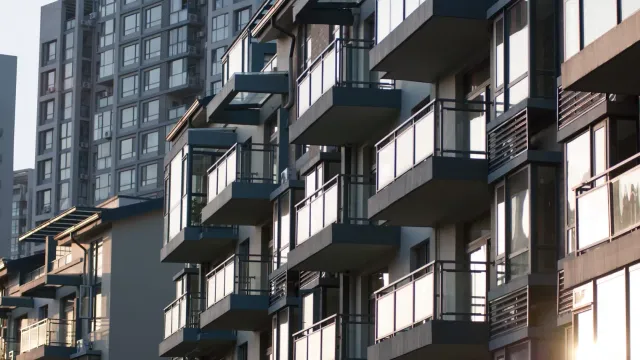 Горячая новость | Россиянам посоветовали отказаться от покупки жилья в пользу аренды в 2026 году