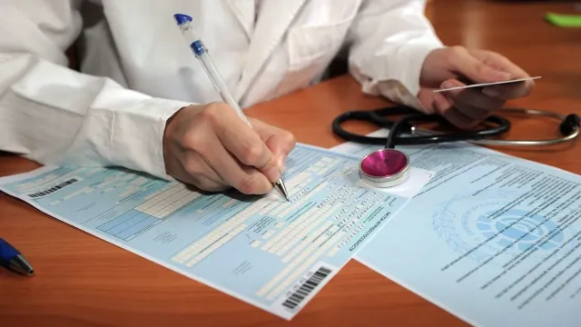 Россиянам рассказали, могут ли их уволить за фальшивый больничный