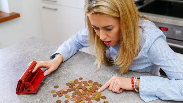 Горячая новость | Россияне считают несправедливым распределение доходов в стране