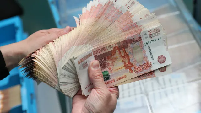 Горячая новость | Финансовые аналитики призвали россиян планировать расходы конца лета на год...
