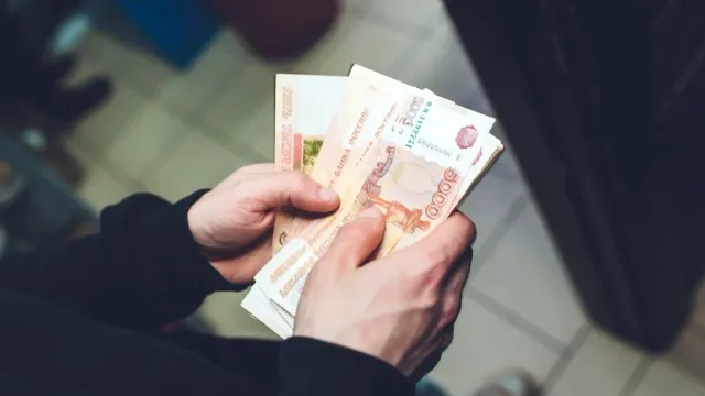 Горячая новость | Экономист оценил вероятность радикального повышения МРОТ