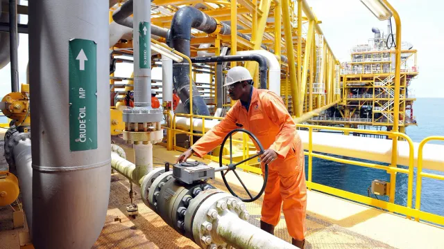 Нефтеперерабатывающий завод в Нигерии получил первую партию нефти