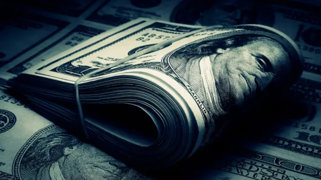 Горячая новость | Эксперт объяснил россиянам причину падения доллара