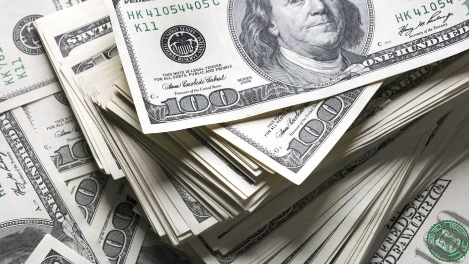 Аналитик рассказал, упадет ли доллар до 40 рублей