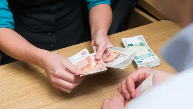 Горячая новость | Россияне стали чаще брать микрозаймы на лечение и помощь родным