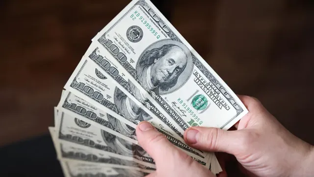 Горячая новость | Стало известно, когда доллар вырастет выше 100 рублей