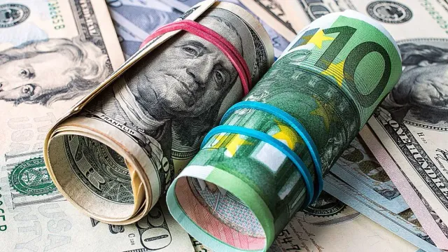 Горячая новость | Россиян предупредили о скором подорожании доллара и евро