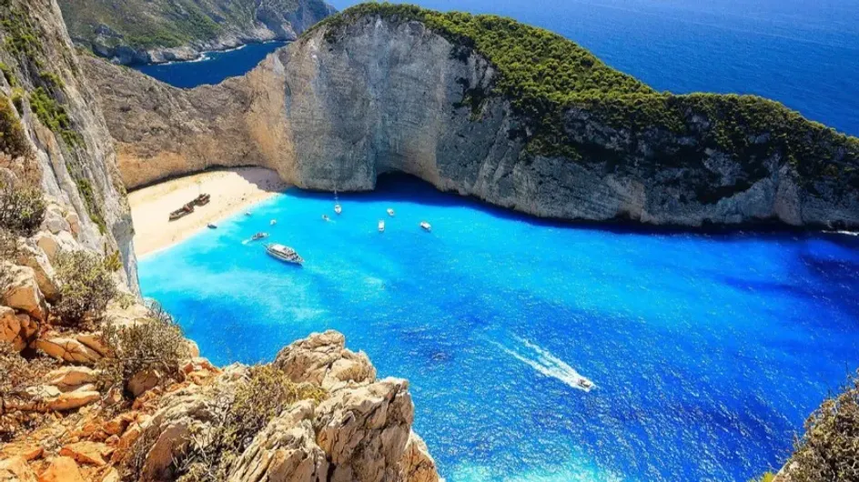 Greek City Times: ChatGPT назвал 4 вещи, которые туристы ненавидят в Греции этим летом