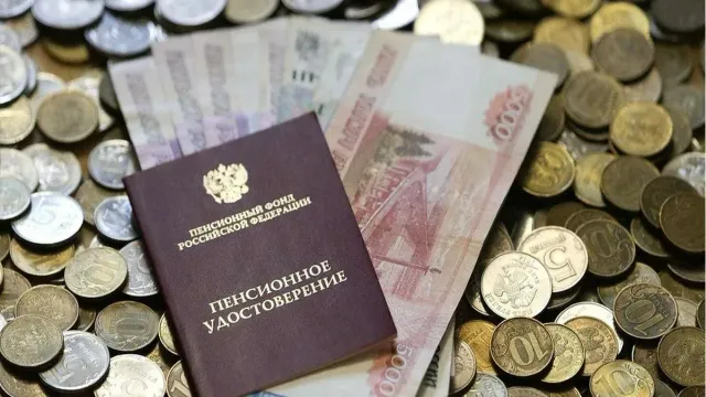 Стало известно, кому из россиян в марте поднимут пенсии