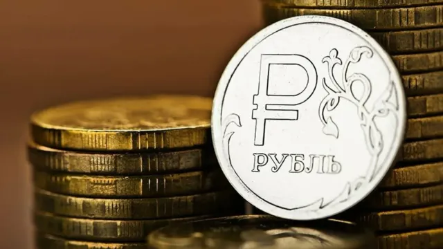Горячая новость | Финансист рассказала, когда в России упадет рубль