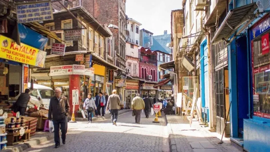 Турист из России побывал в «самом плохом» районе Стамбула и был удивлен