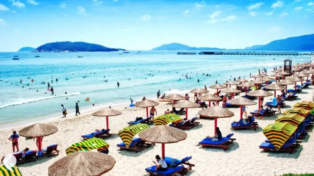 Турагент Гажиенко проинформировал о снижении цен на отдых в ОАЭ и Таиланде в летний период