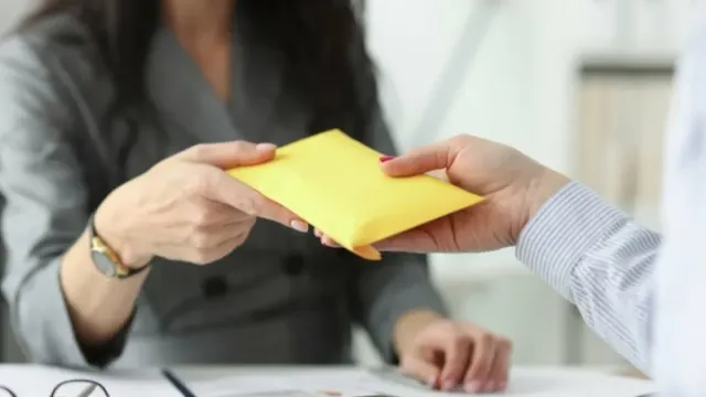 Горячая новость | Государство планирует «вывести из тени» миллионы россиян