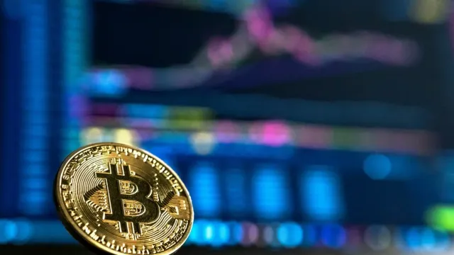 Что такое биткоин и почему он растет в цене