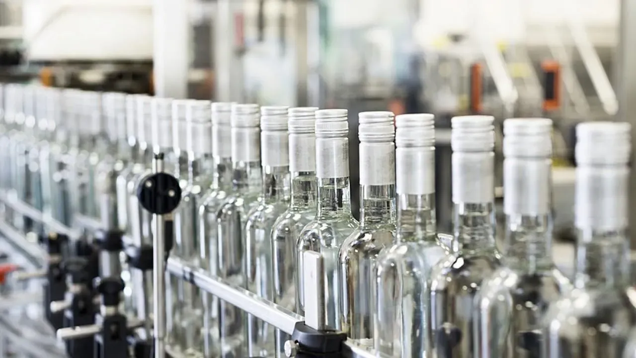 Водка дороже золота: Бюджет России спасен?