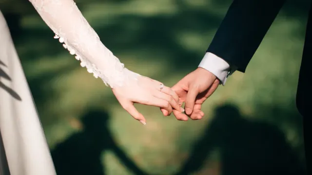 Аналитики посчитали, сколько россияне тратят на минимальный набор для свадьбы