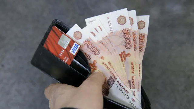 Горячая новость | Стало известно, какие отрасли в России снова перейдут на наличные
