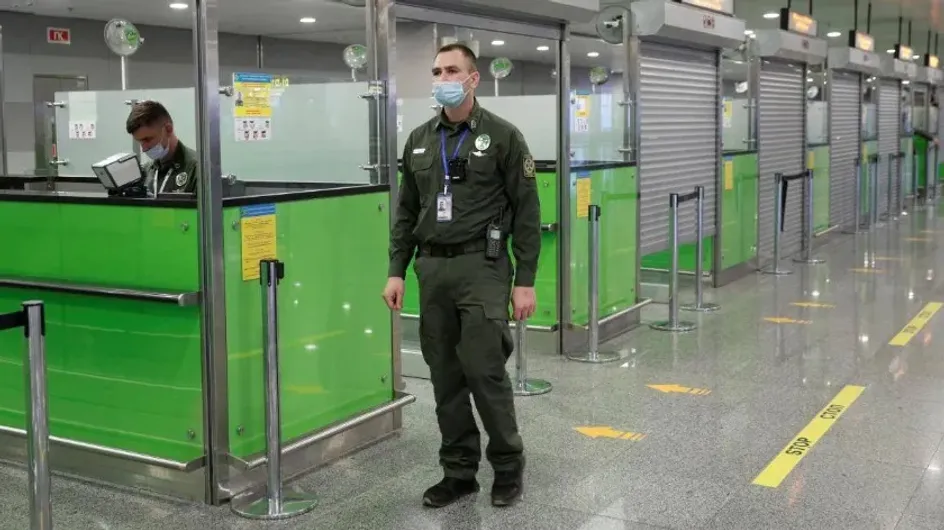 РИАН: Почему российских туристов все чаще разворачивают в аэропорту