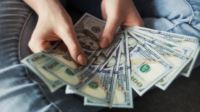 Экономист Юденков: доллар перейдет к росту в конце мая