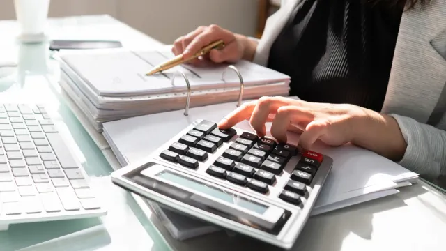 Горячая новость | Стало известно, сколько в России зарабатывают бухгалтеры