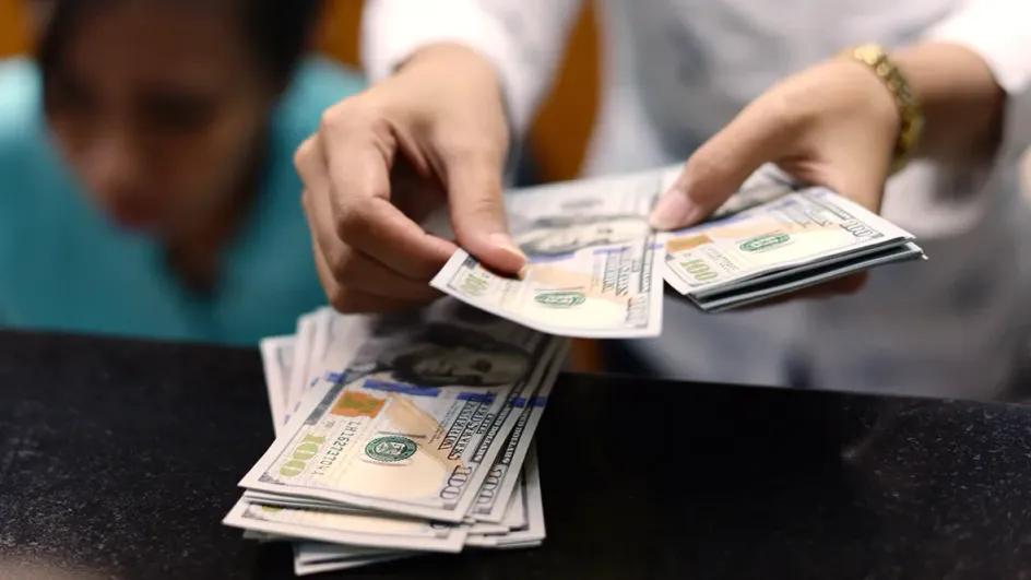 Россиянам объяснили, стоит ли покупать валюту в 2026 году