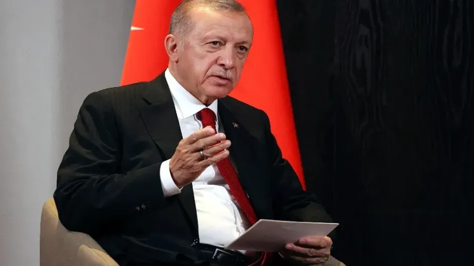 МК: В ходе своего зарубежного тура президент Турции Эрдоган решил продать БПЛА другой стране