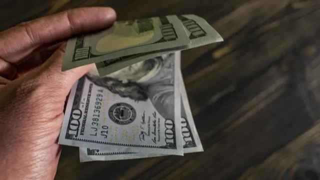 Горячая новость | Финансист рассказал россиянам о «новом долларе»