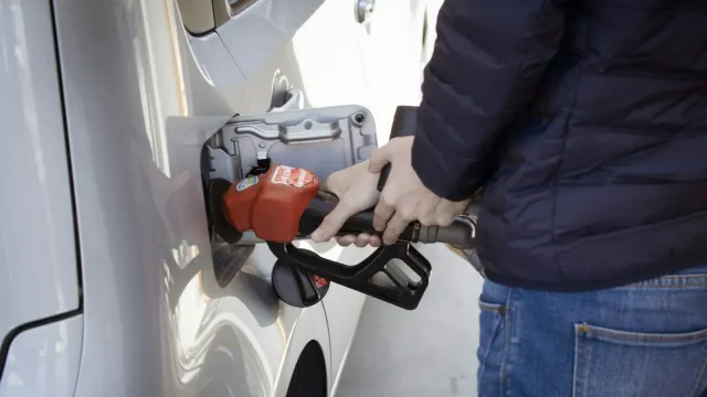 Росстат: цены на бензин выросли на Камчатке и снизились в ЯНАО
