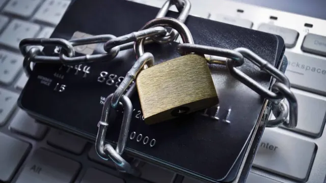 Горячая новость | Россиянам назвали операции, которые могут вызвать вопросы у банков