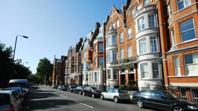 Повышение ставок ведет к сильному снижению цен на жилье в Великобритании с 2009 года