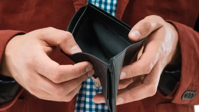 Горячая новость | Аналитик дал советы, которые помогут избежать финансовой ямы после праздников