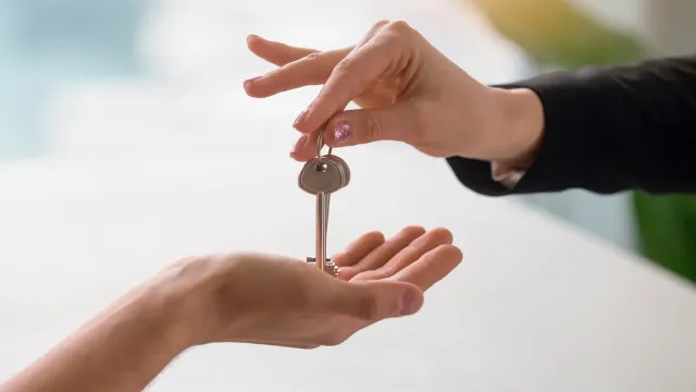 Горячая новость | Стало известно, сколько стоит квартира в России в пересчете на борщи