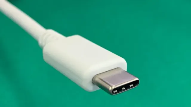 Кабель USB Type-C для iPhone 15 может стать на 50% длиннее